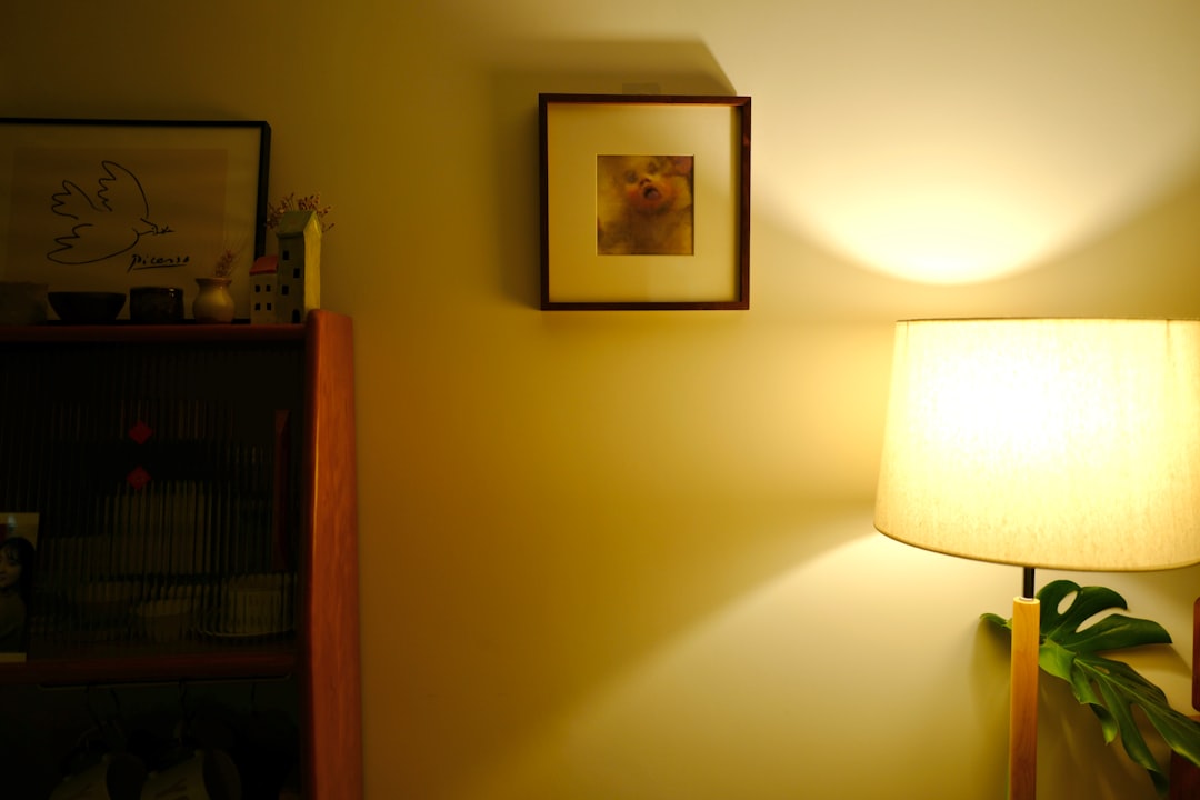 Photo Adjustable Wall Lamp